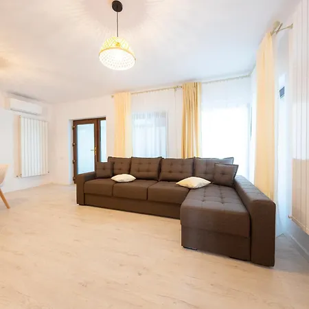 Casa Cu Nuc 4*