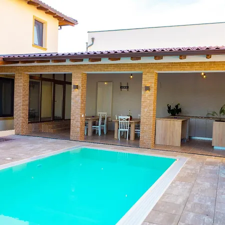 Casa Cu Nuc 4* Alba Iulia