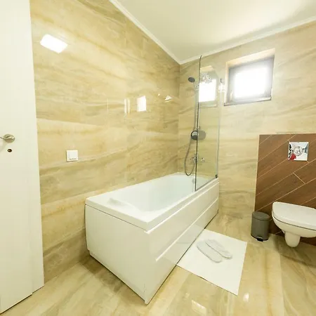 Casa Cu Nuc 4*